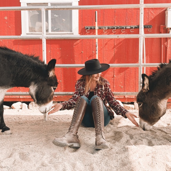 Meet your Posher, Kathryn - Picture 1 of 1